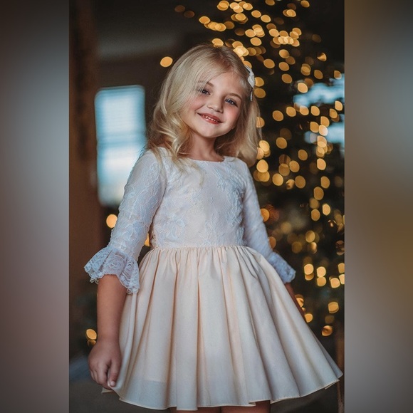 Girl August Girl’s Holiday Christmas Lace Dress size 3 - Picture 5 of 6